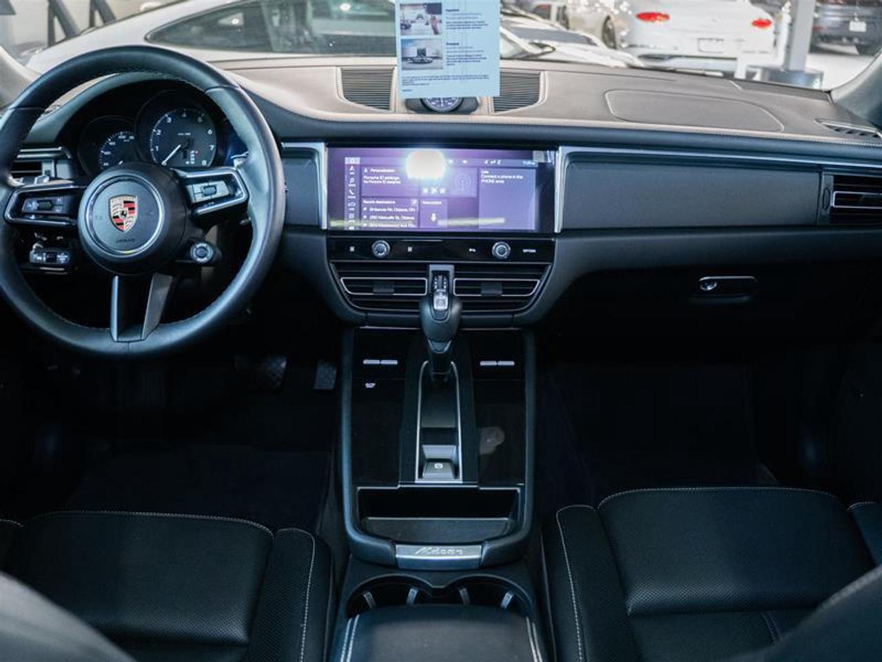 2025 Porsche Macan AWD Photo