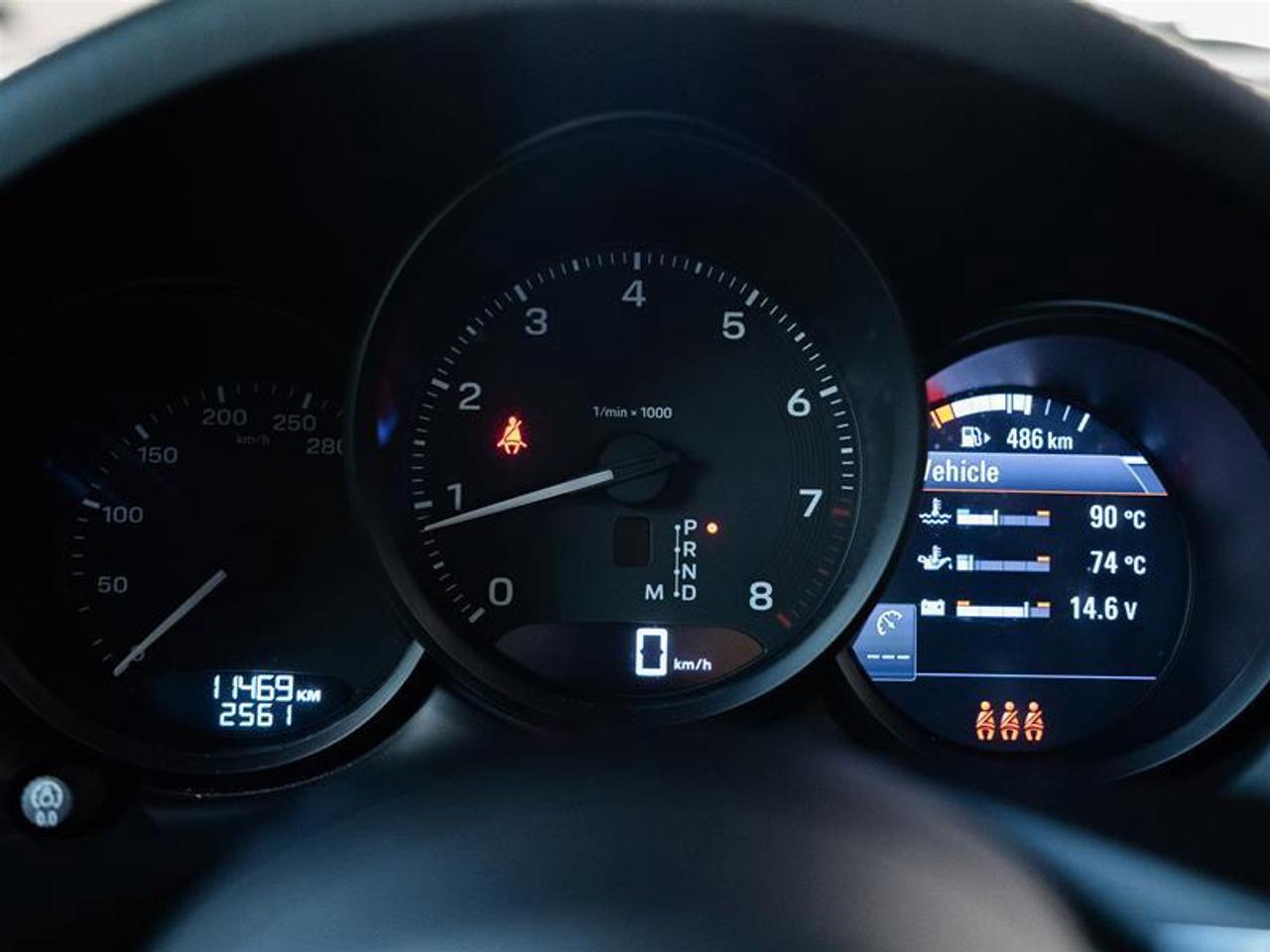 2025 Porsche Macan AWD Photo