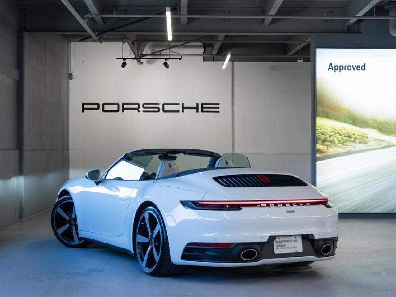 2020 Porsche 911 Carrera Cabriolet (992) Photo