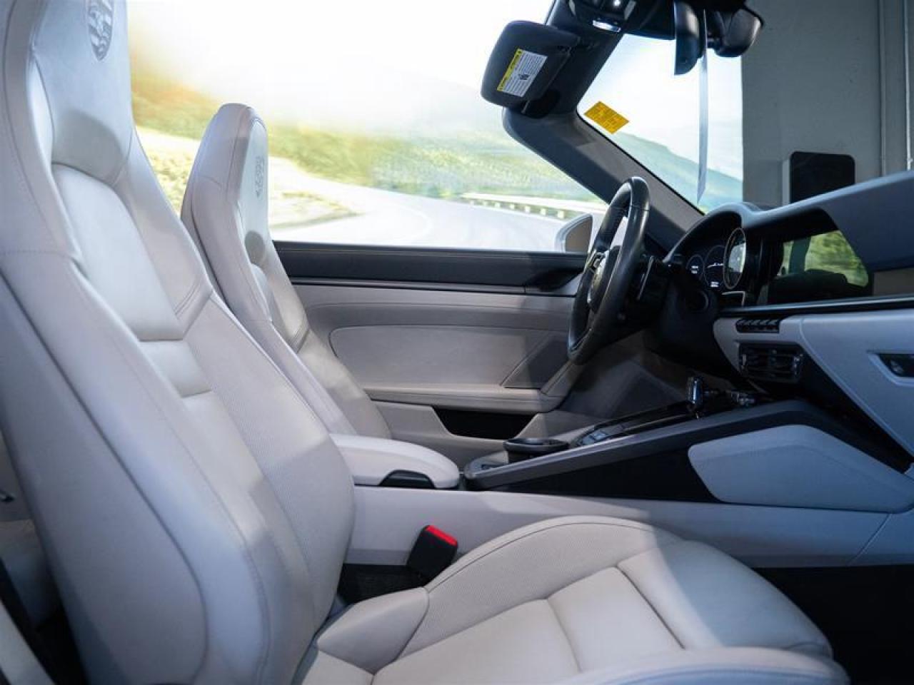 2020 Porsche 911 Carrera Cabriolet (992) Photo