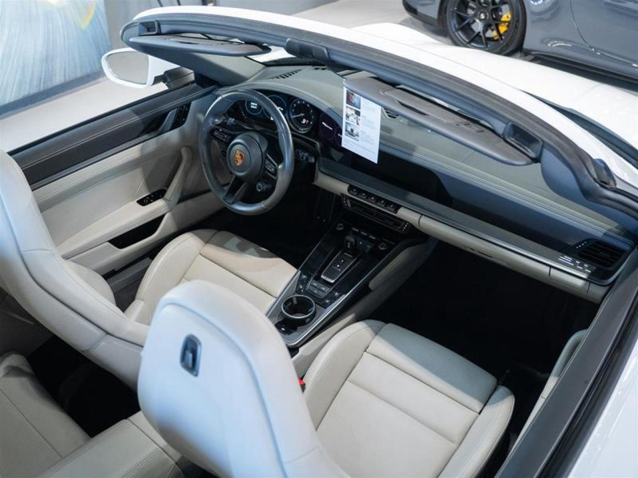 2020 Porsche 911 Carrera Cabriolet (992) Photo