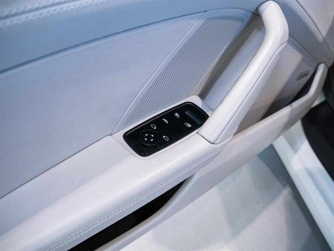 2020 Porsche 911 Carrera Cabriolet (992) Photo