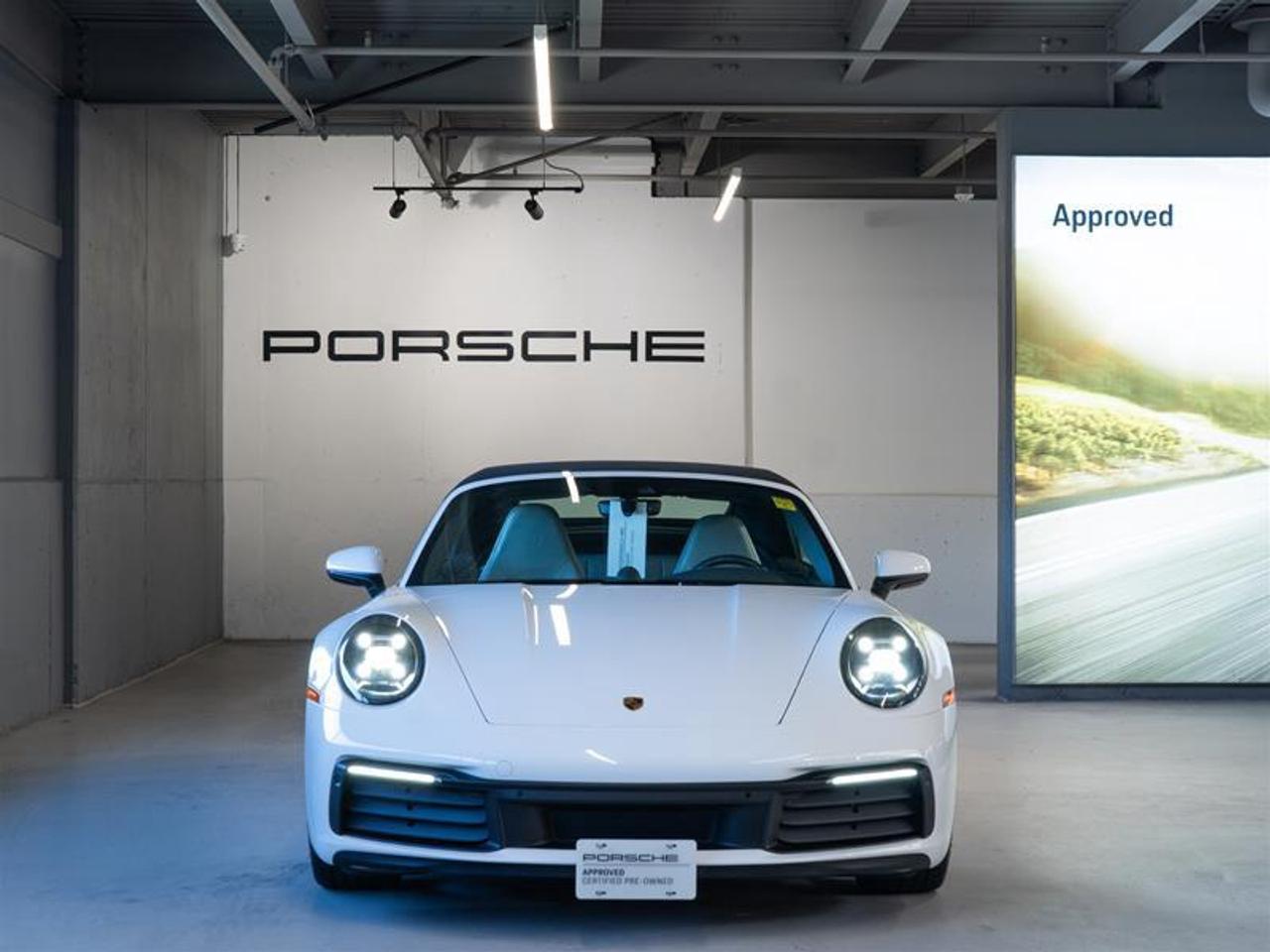 2020 Porsche 911 Carrera Cabriolet (992) Photo