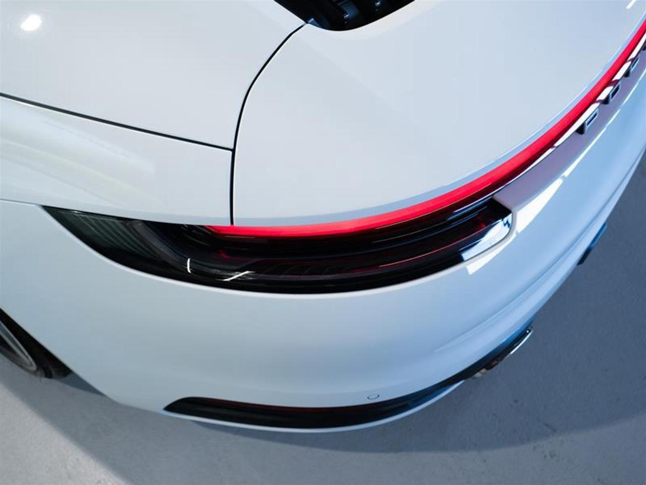 2020 Porsche 911 Carrera Cabriolet (992) Photo