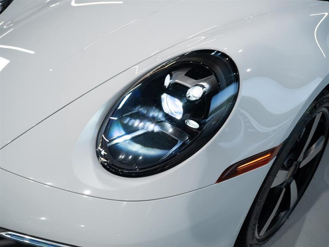 2020 Porsche 911 Carrera Cabriolet (992) Photo