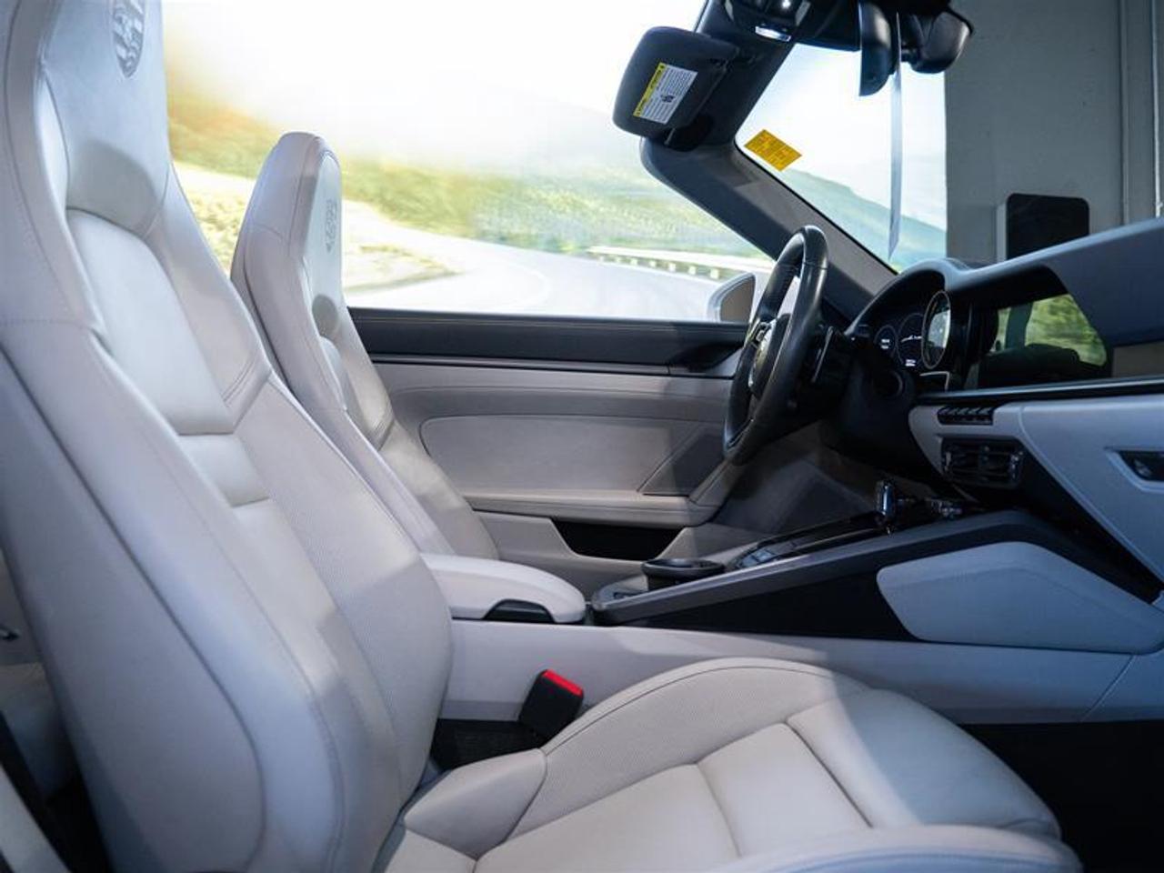 2020 Porsche 911 Carrera Cabriolet (992) Photo