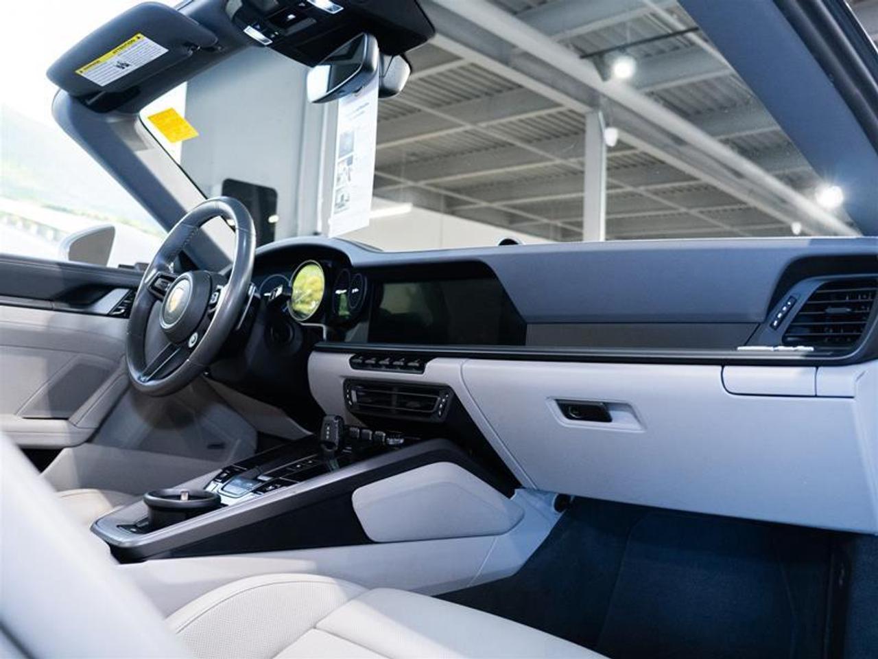 2020 Porsche 911 Carrera Cabriolet (992) Photo