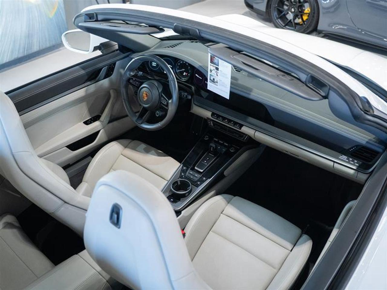 2020 Porsche 911 Carrera Cabriolet (992) Photo