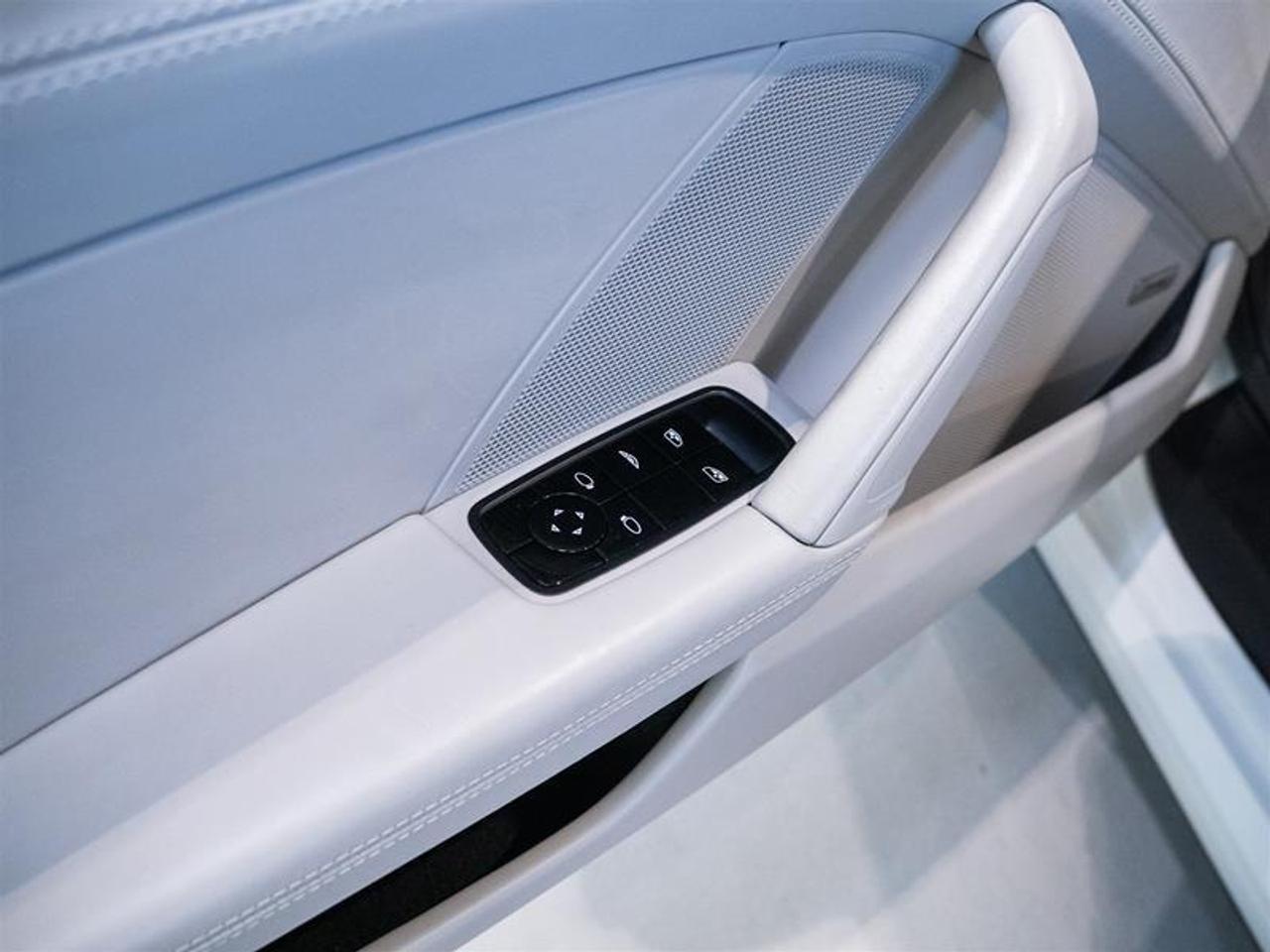 2020 Porsche 911 Carrera Cabriolet (992) Photo