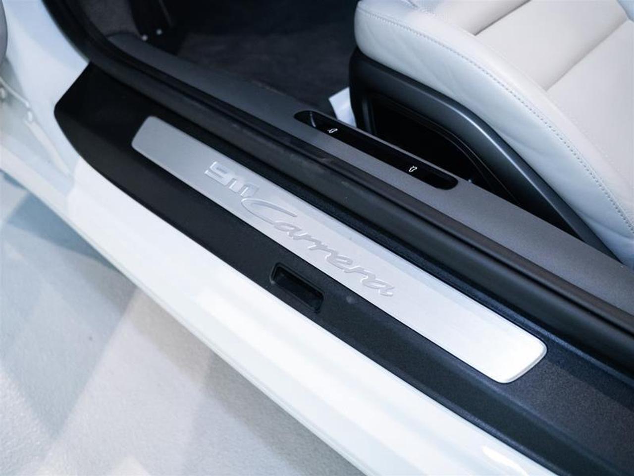 2020 Porsche 911 Carrera Cabriolet (992) Photo