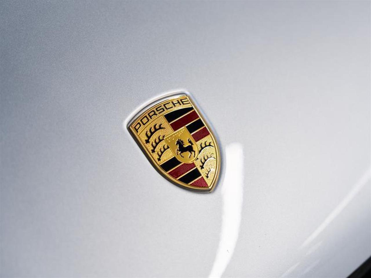 2024 Porsche Macan AWD Photo