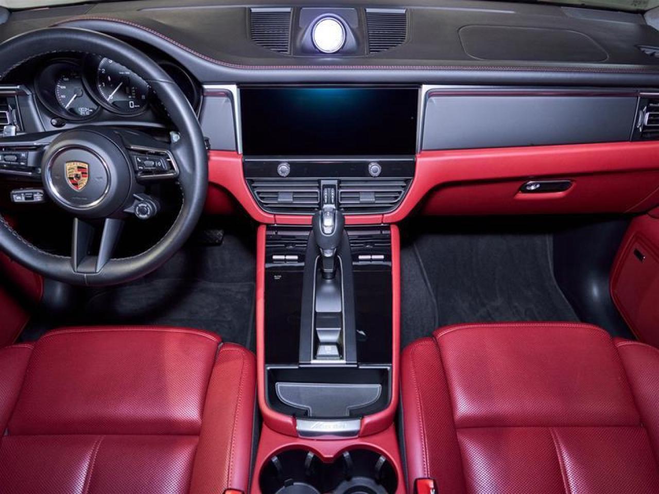 2024 Porsche Macan AWD Photo