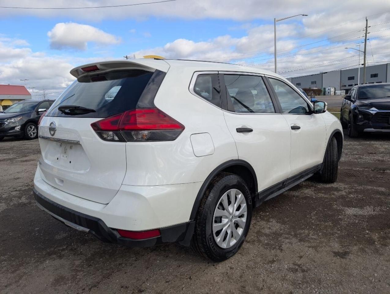 2017 Nissan Rogue CAMERA   HTD SEATS   BLUETOOTH Photo