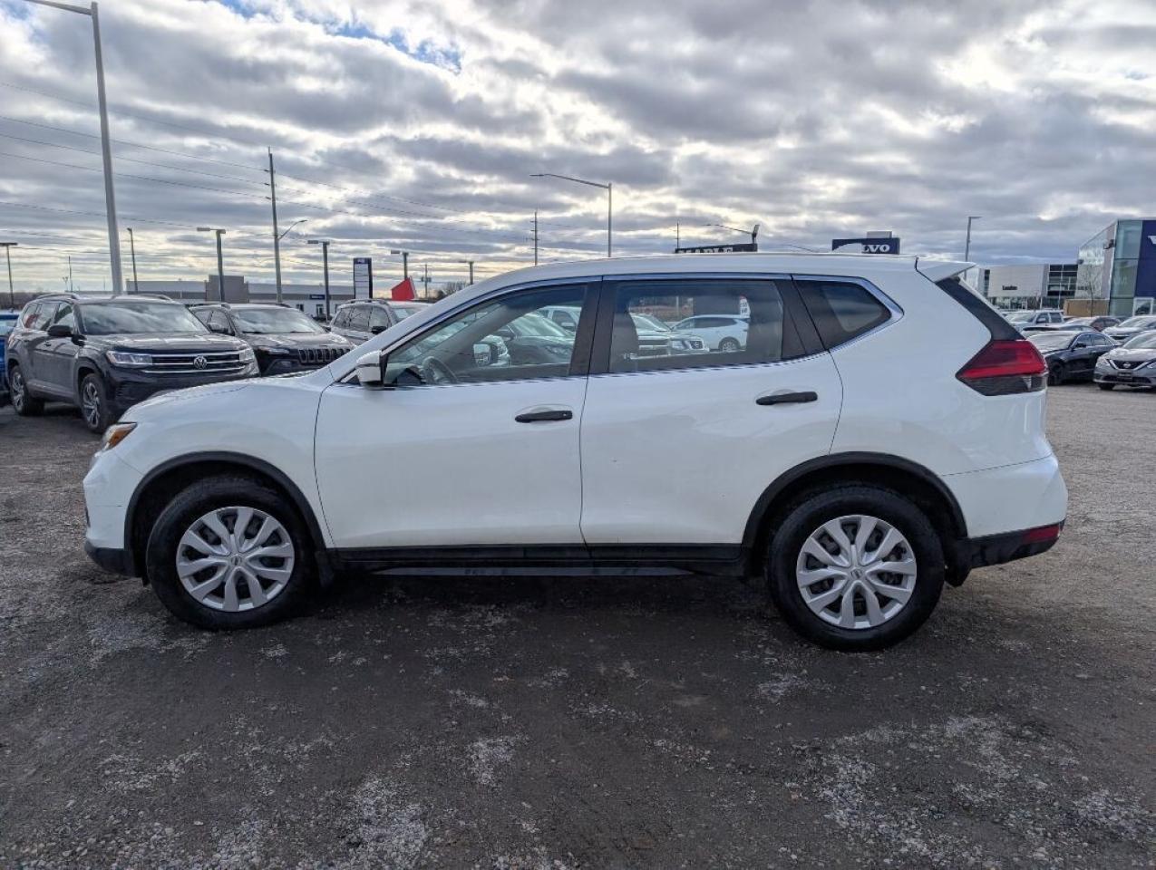 2017 Nissan Rogue CAMERA   HTD SEATS   BLUETOOTH Photo