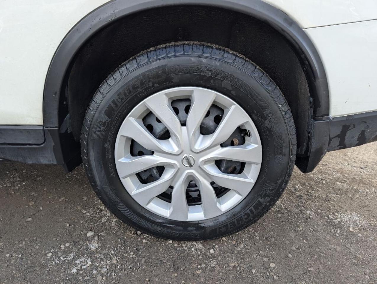 2017 Nissan Rogue CAMERA   HTD SEATS   BLUETOOTH Photo