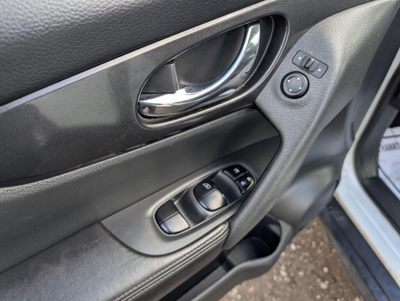 2017 Nissan Rogue CAMERA   HTD SEATS   BLUETOOTH Photo