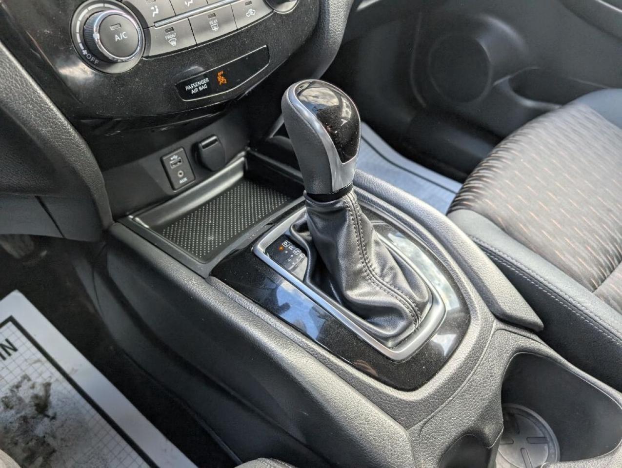 2017 Nissan Rogue CAMERA   HTD SEATS   BLUETOOTH Photo