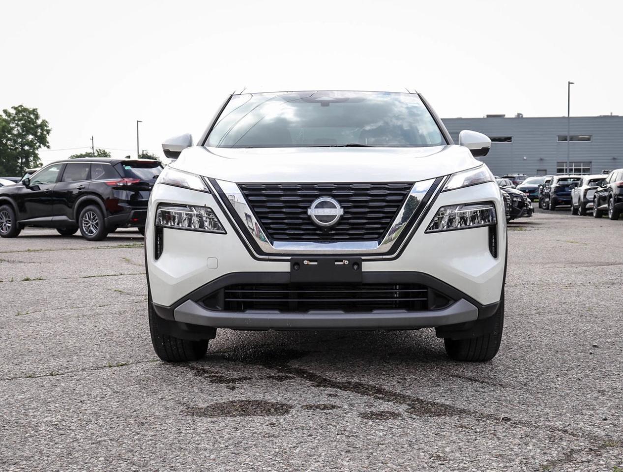 2023 Nissan Rogue SV MOONROOF Photo