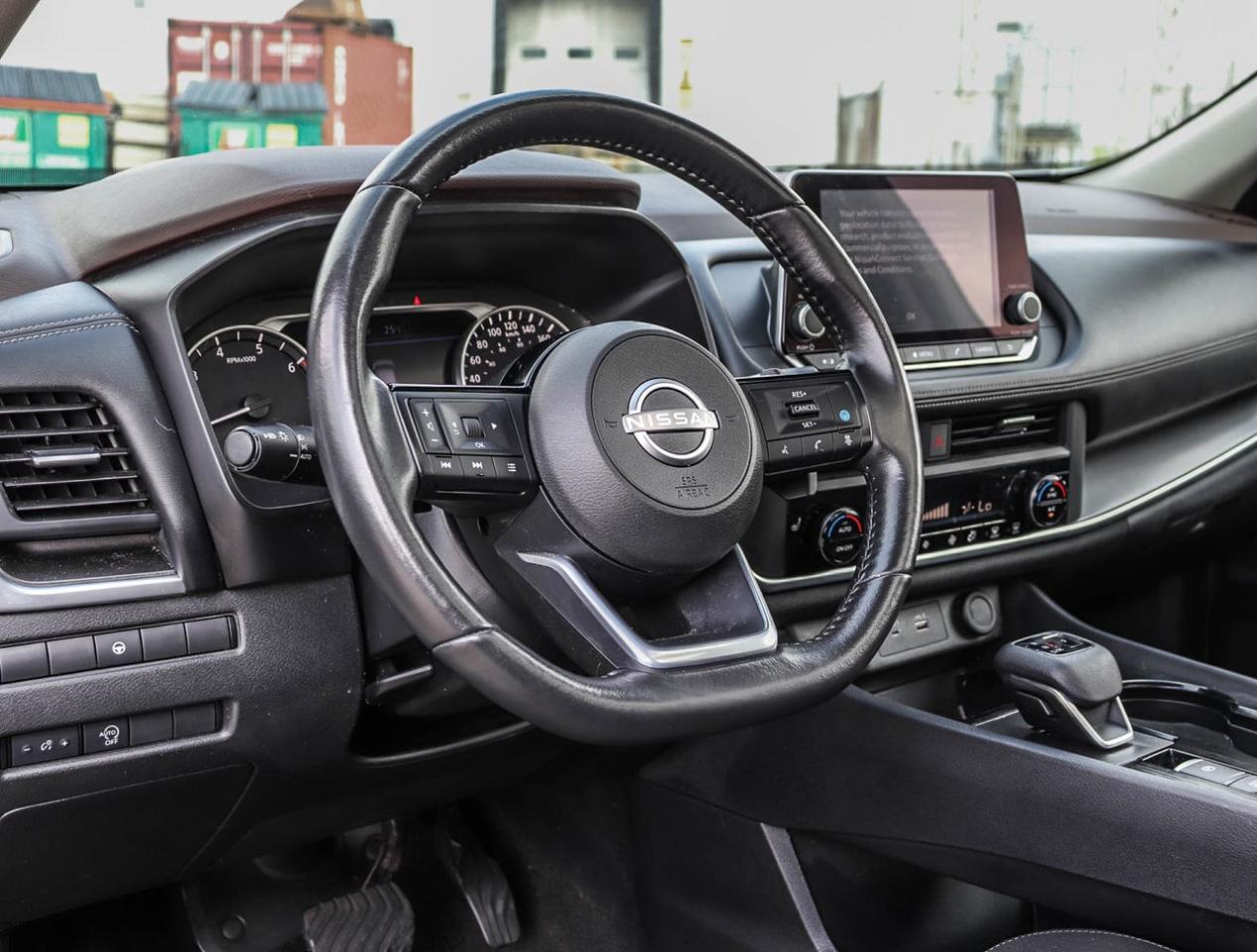 2023 Nissan Rogue SV MOONROOF Photo