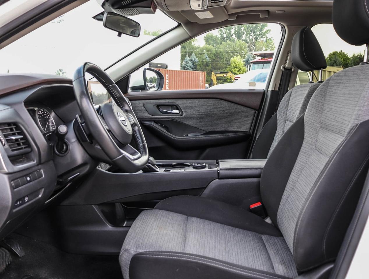 2023 Nissan Rogue SV MOONROOF Photo
