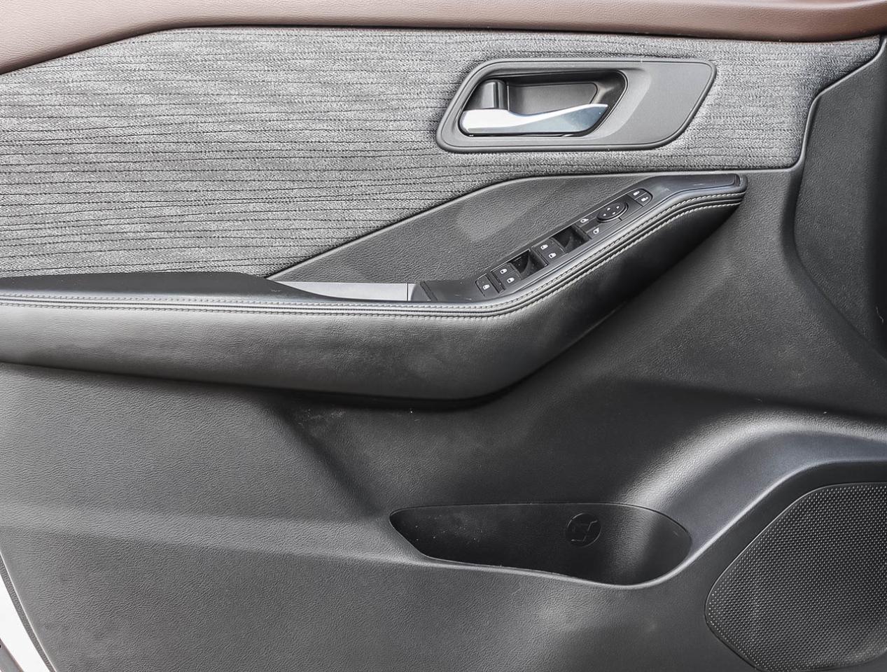 2023 Nissan Rogue SV MOONROOF Photo