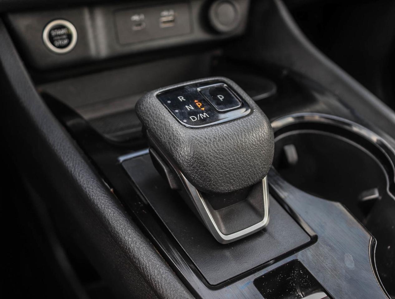 2023 Nissan Rogue SV MOONROOF Photo