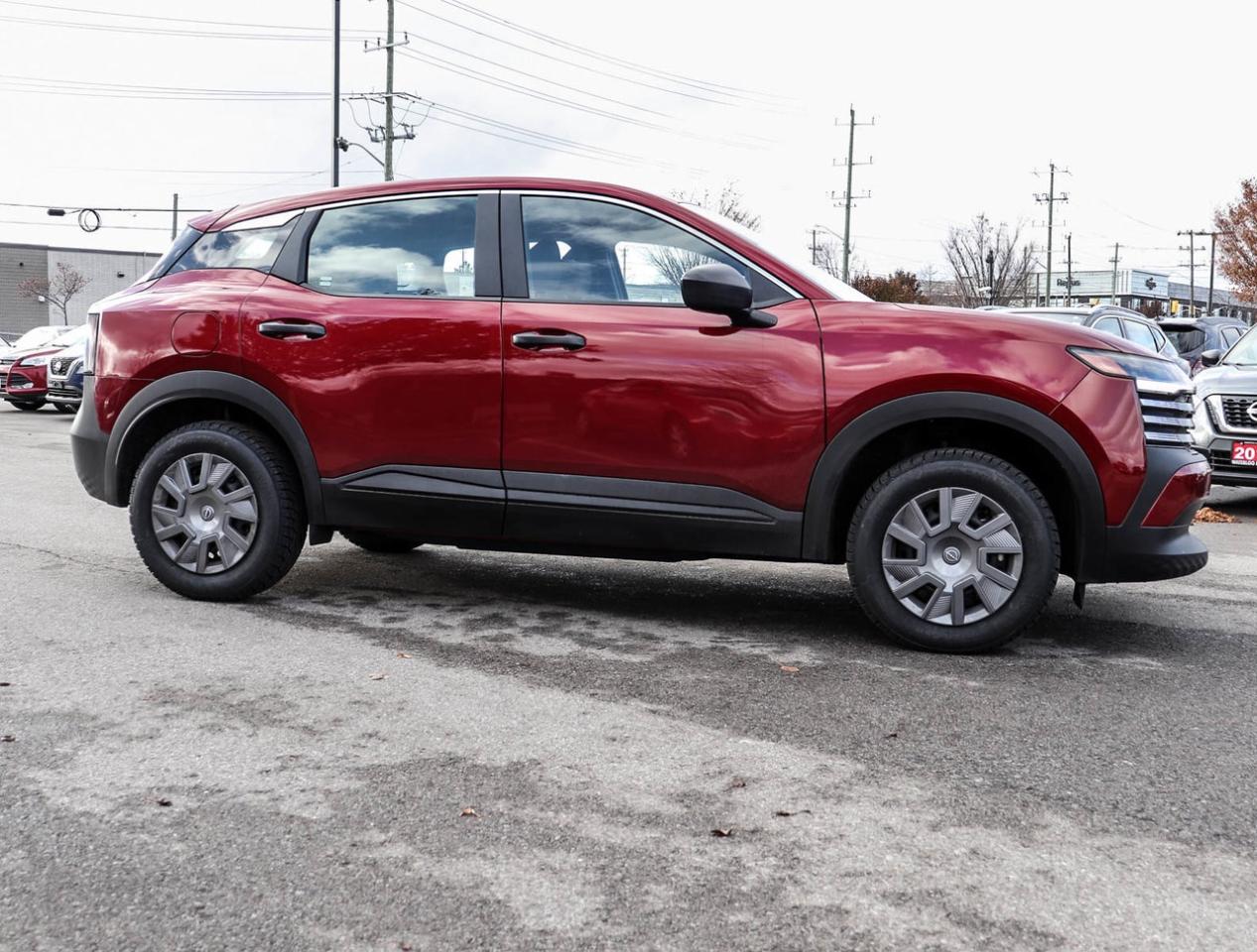 2025 Nissan Kicks S Photo3