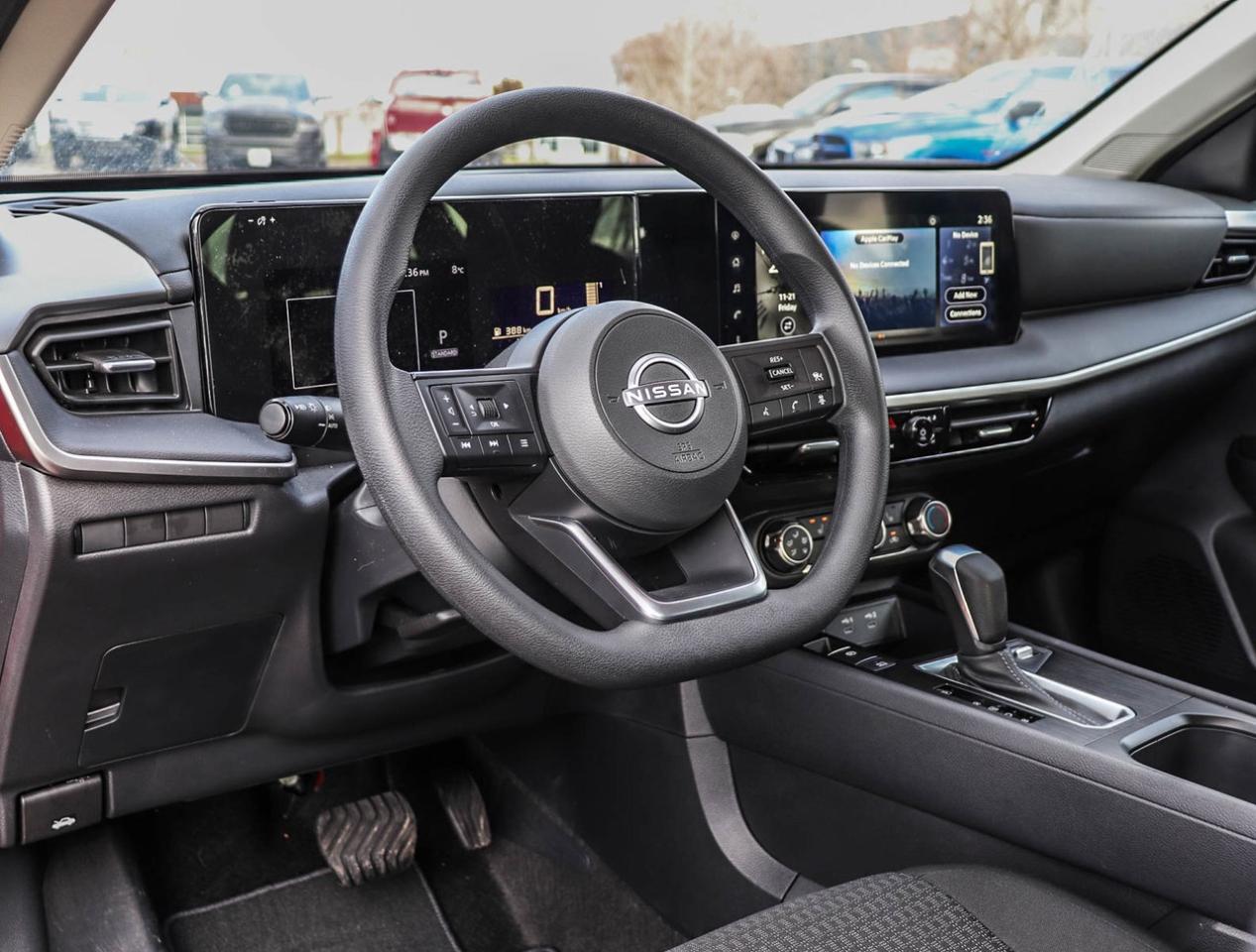 2025 Nissan Kicks S Photo