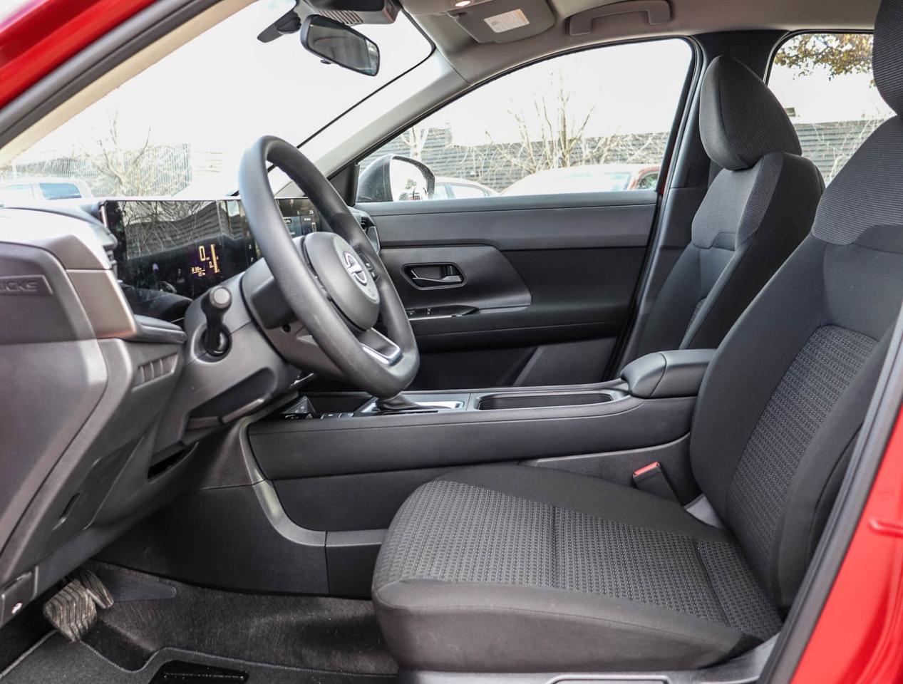 2025 Nissan Kicks S AWD !!! NO ACCIDENTS !!! ONE OWNER !!! LOW KM !! Photo