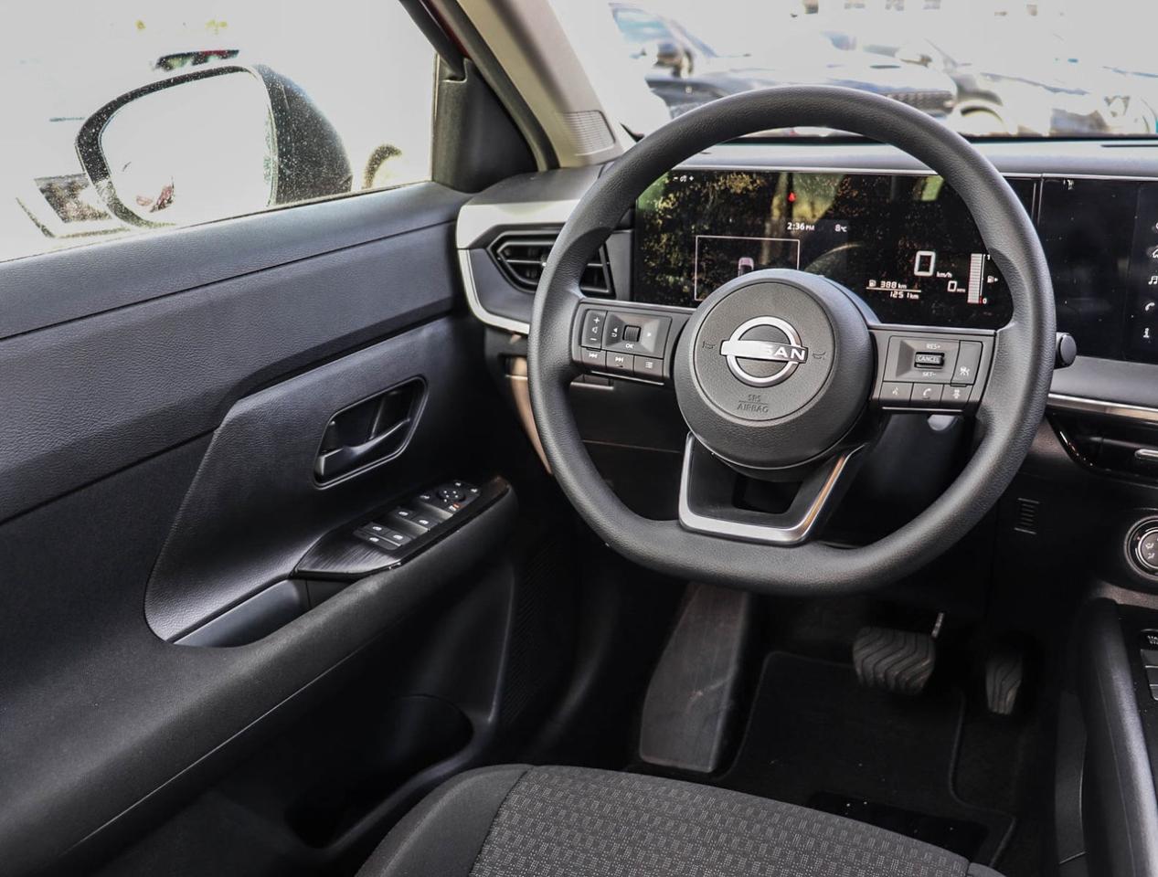 2025 Nissan Kicks S Photo