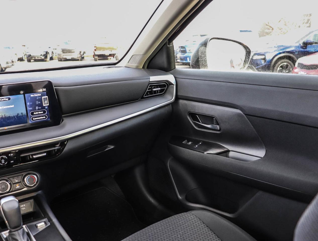 2025 Nissan Kicks S Photo