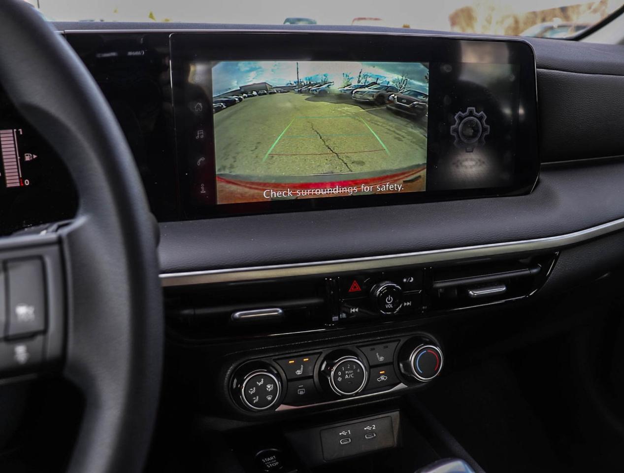 2025 Nissan Kicks S AWD !!! NO ACCIDENTS !!! ONE OWNER !!! LOW KM !! Photo