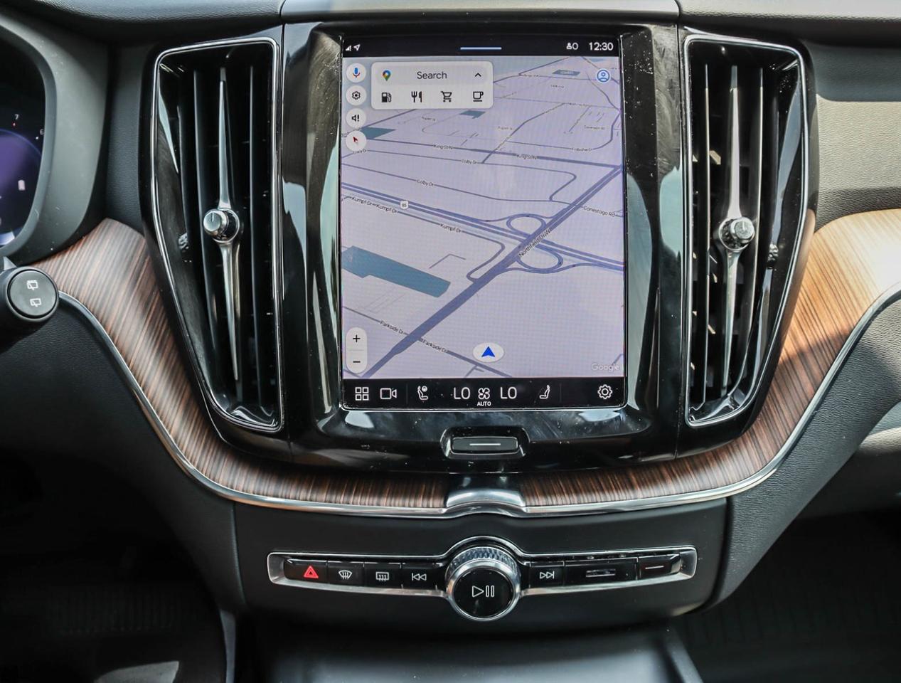 2024 Volvo XC60 B5 AWD Plus Dark Theme !!! NO ACCIDENTS !!! 360 CA Photo