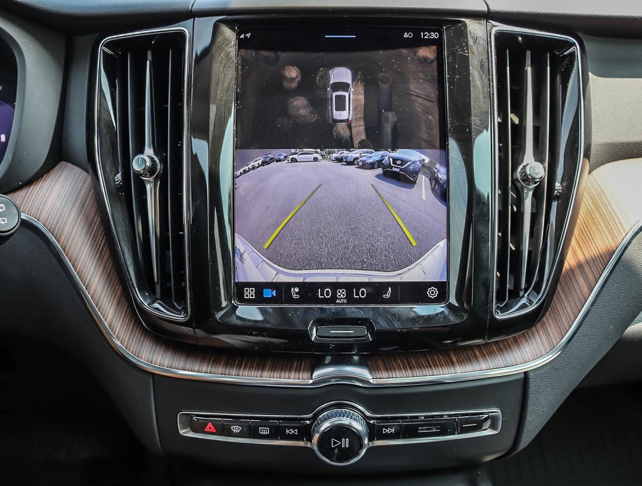 2024 Volvo XC60 B5 AWD Plus Dark Theme !!! NO ACCIDENTS !!! 360 CA Photo