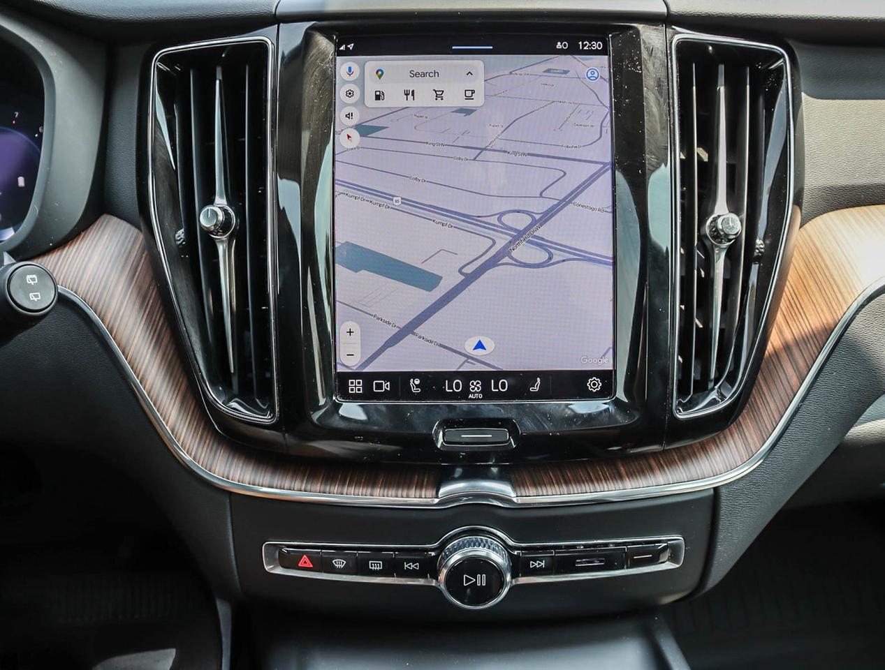 2024 Volvo XC60 B5 AWD Plus Dark Theme !!! NO ACCIDENTS !!! 360 CA Photo