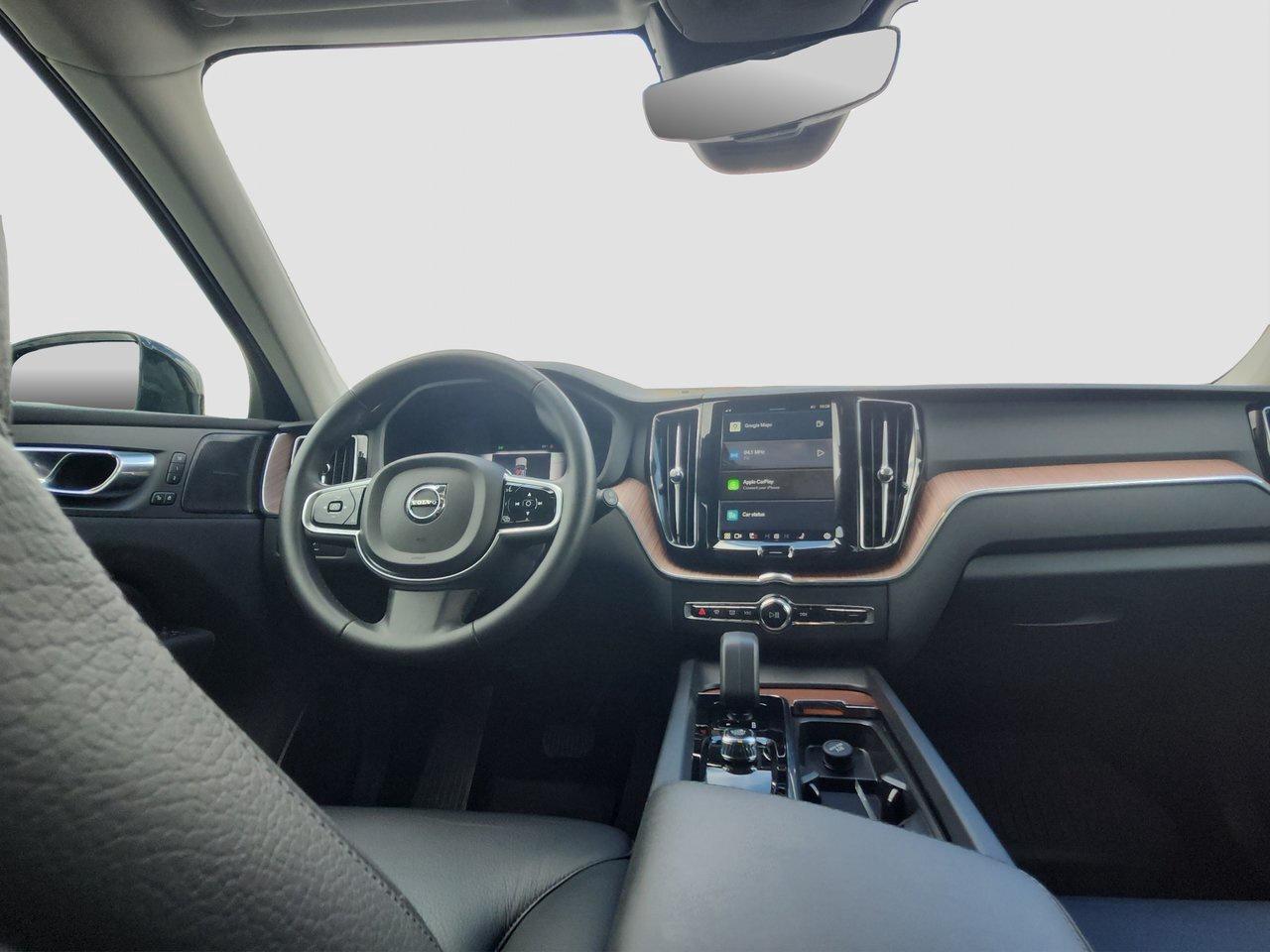 2024 Volvo XC60 B5 AWD Plus Dark Theme !!! NO ACCIDENTS !!! 360 CA Photo