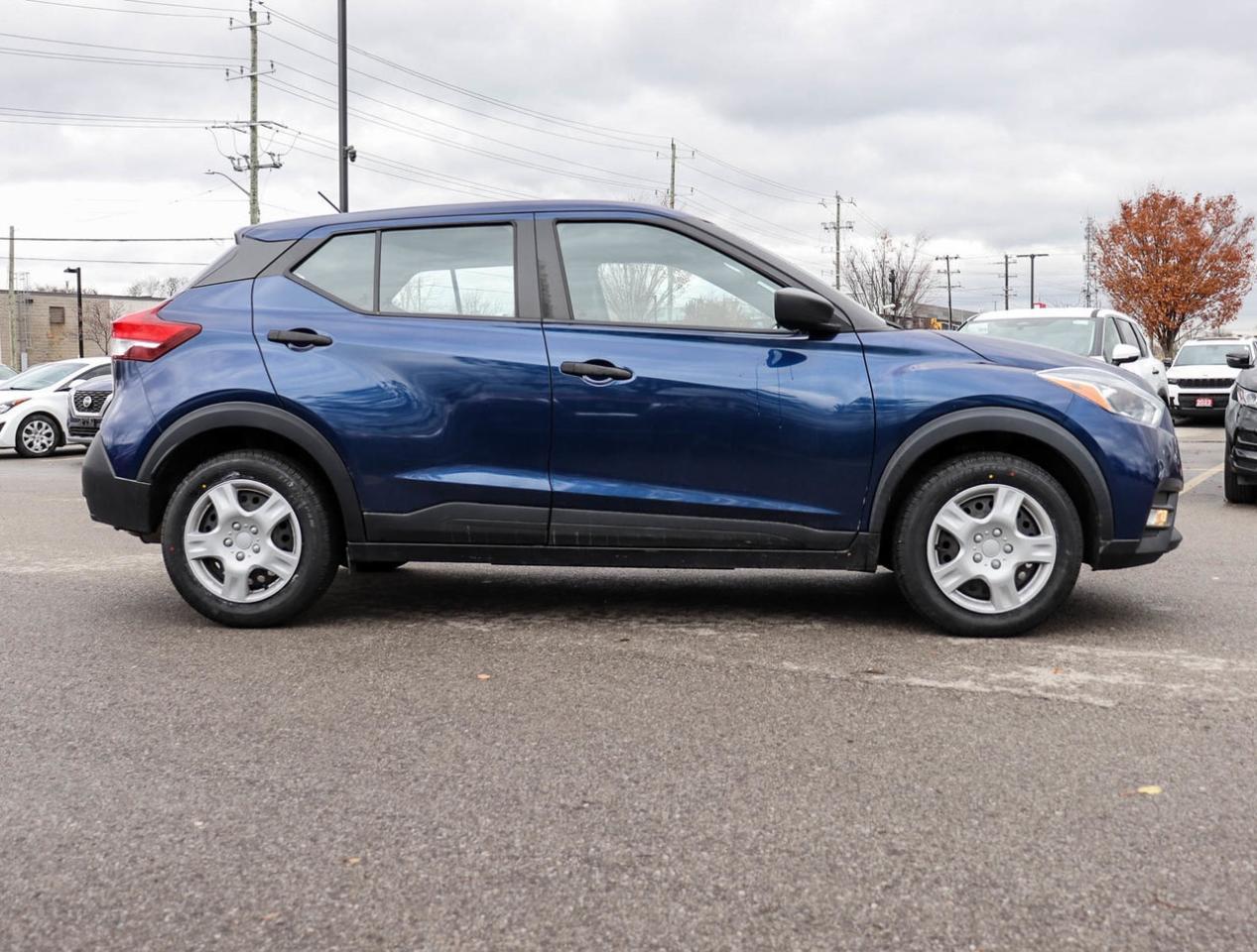 2019 Nissan Kicks S Photo3
