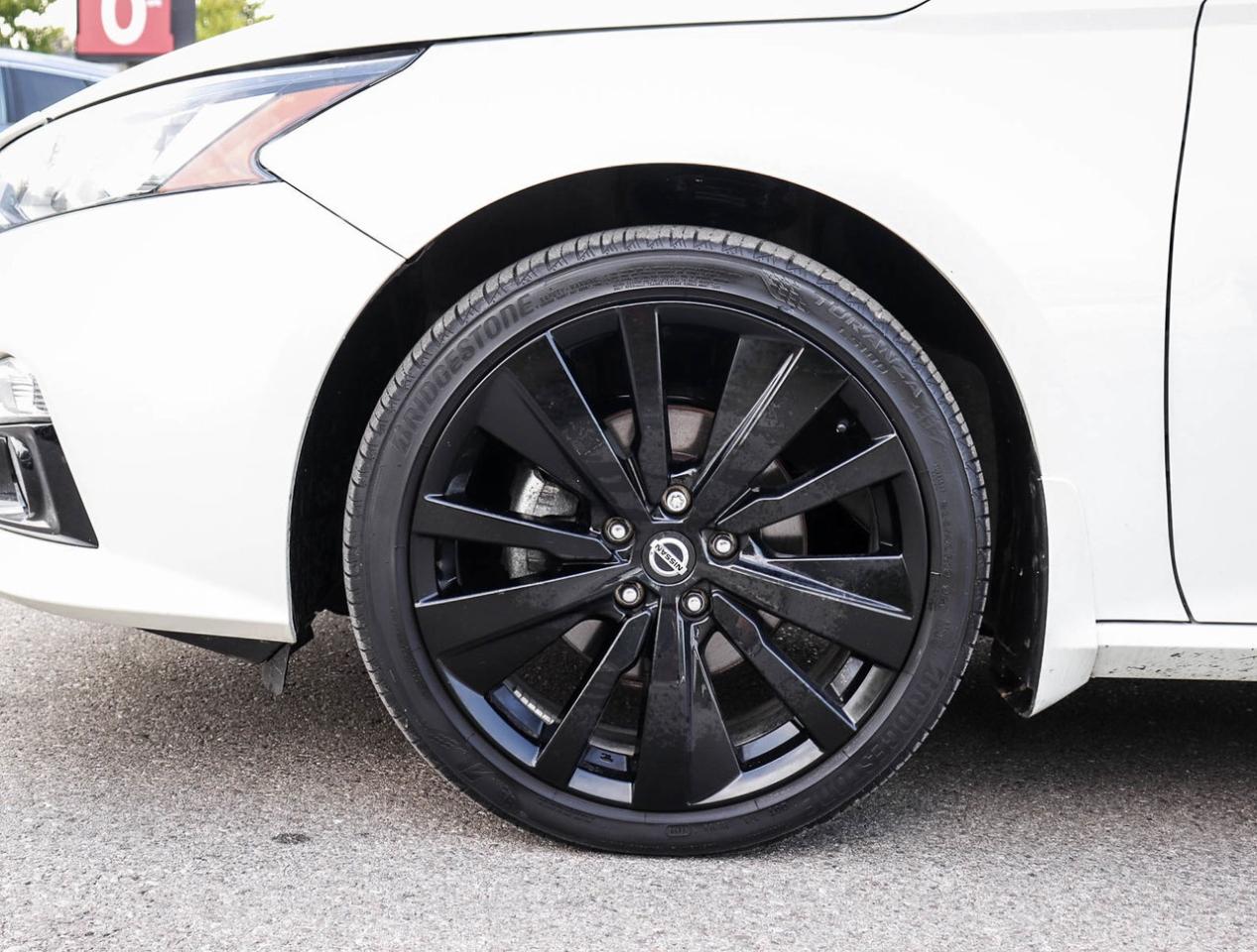 2022 Nissan Altima SR Midnight Edition 2.5L 4 CYL !!! NO ACCIDENTS !! Photo