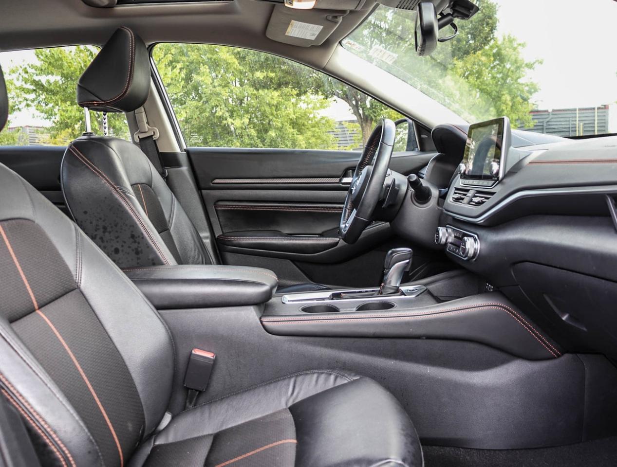 2022 Nissan Altima SR Midnight Edition 2.5L 4 CYL !!! NO ACCIDENTS !! Photo