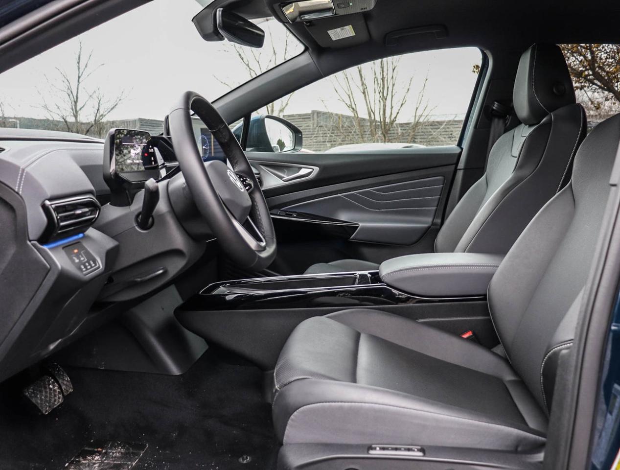 2023 Volkswagen ID.4 Pro Photo