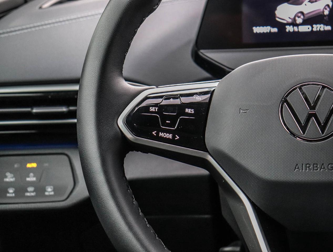 2023 Volkswagen ID.4 Pro Photo