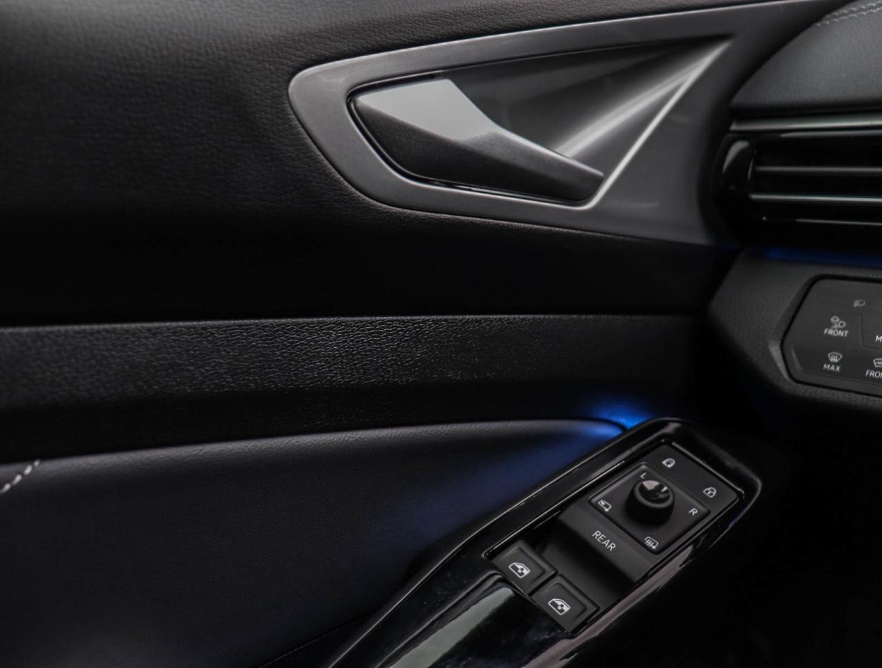 2023 Volkswagen ID.4 Pro Photo