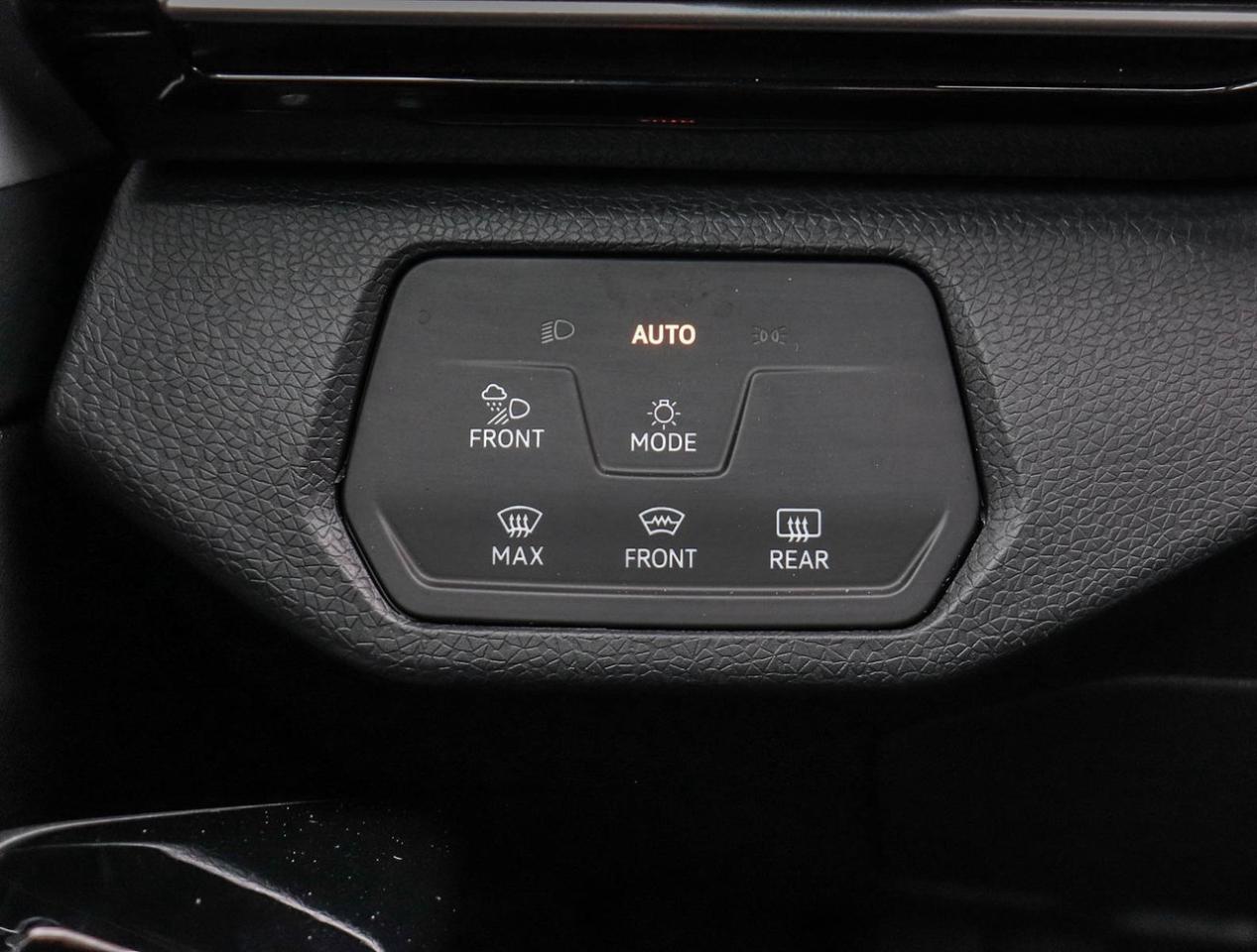 2023 Volkswagen ID.4 Pro Photo