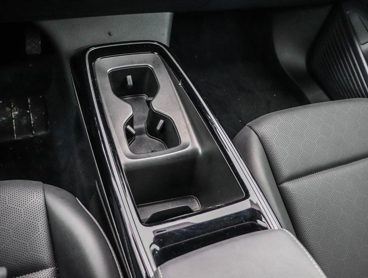 2023 Volkswagen ID.4 Pro Photo