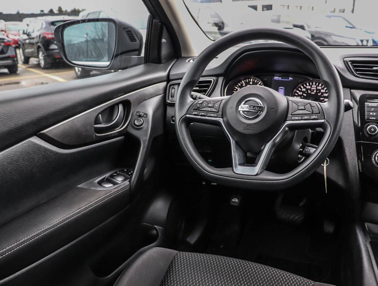 2019 Nissan Qashqai S FWD !!! NO ACCIDENTS !!! 17 ALLOYS   HEATED SEAT Photo