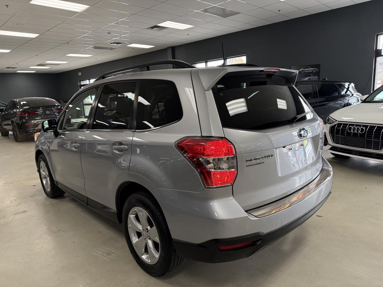 2015 Subaru Forester 5dr Wgn CVT 2.5i Limited Pkg VERY CLEAN Photo2