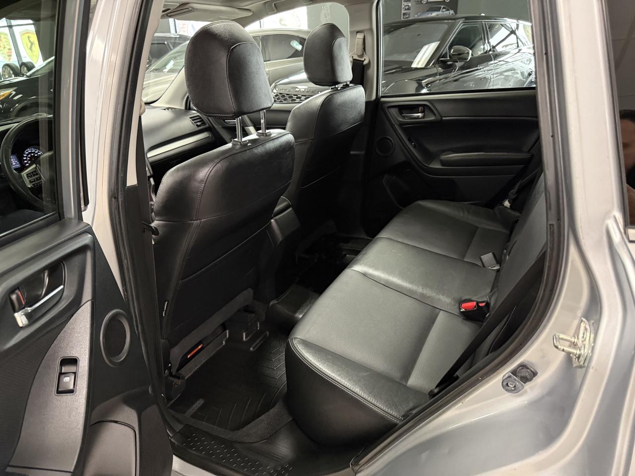 2015 Subaru Forester 5dr Wgn CVT 2.5i Limited Pkg VERY CLEAN Photo