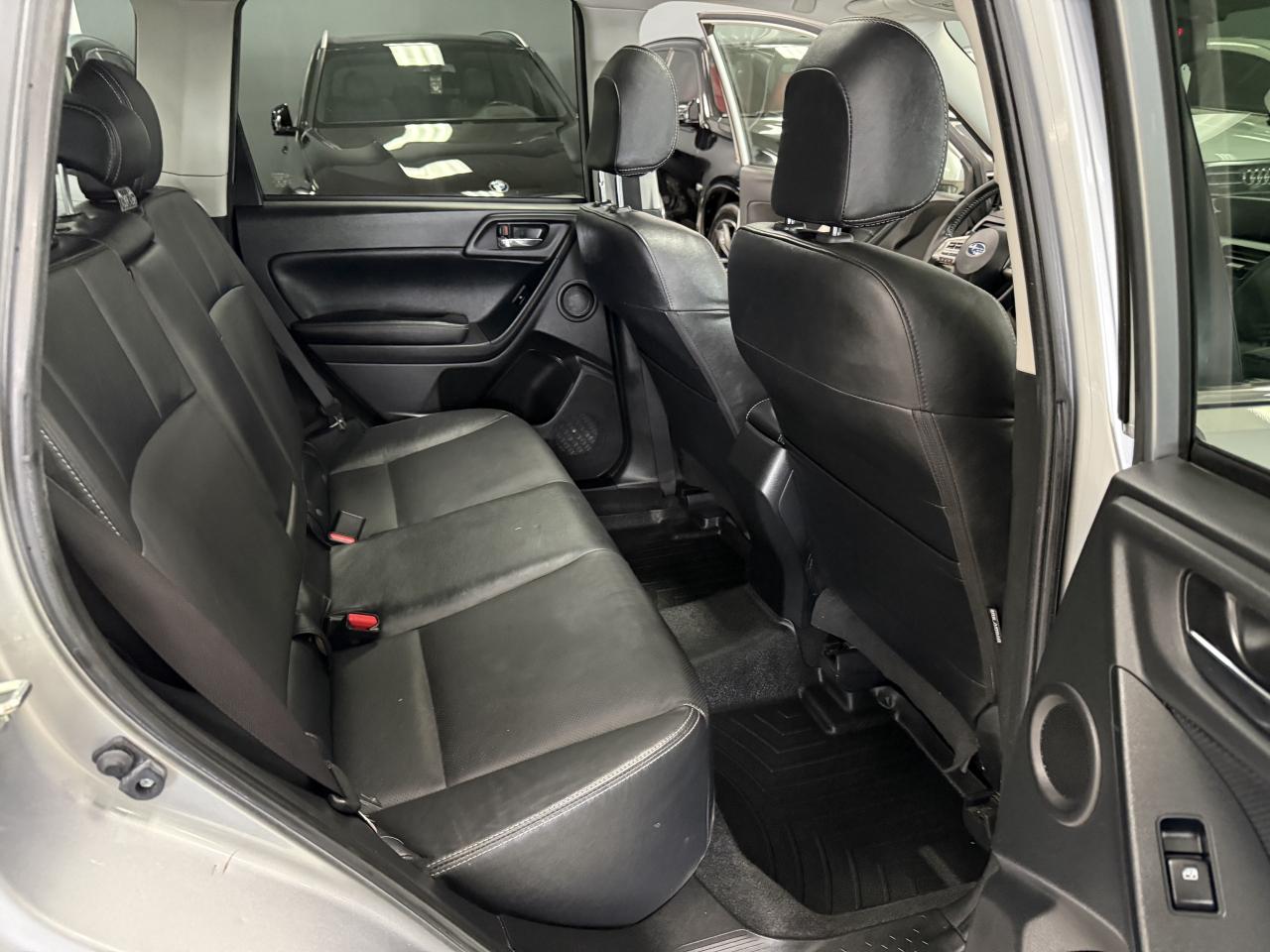 2015 Subaru Forester 5dr Wgn CVT 2.5i Limited Pkg VERY CLEAN Photo