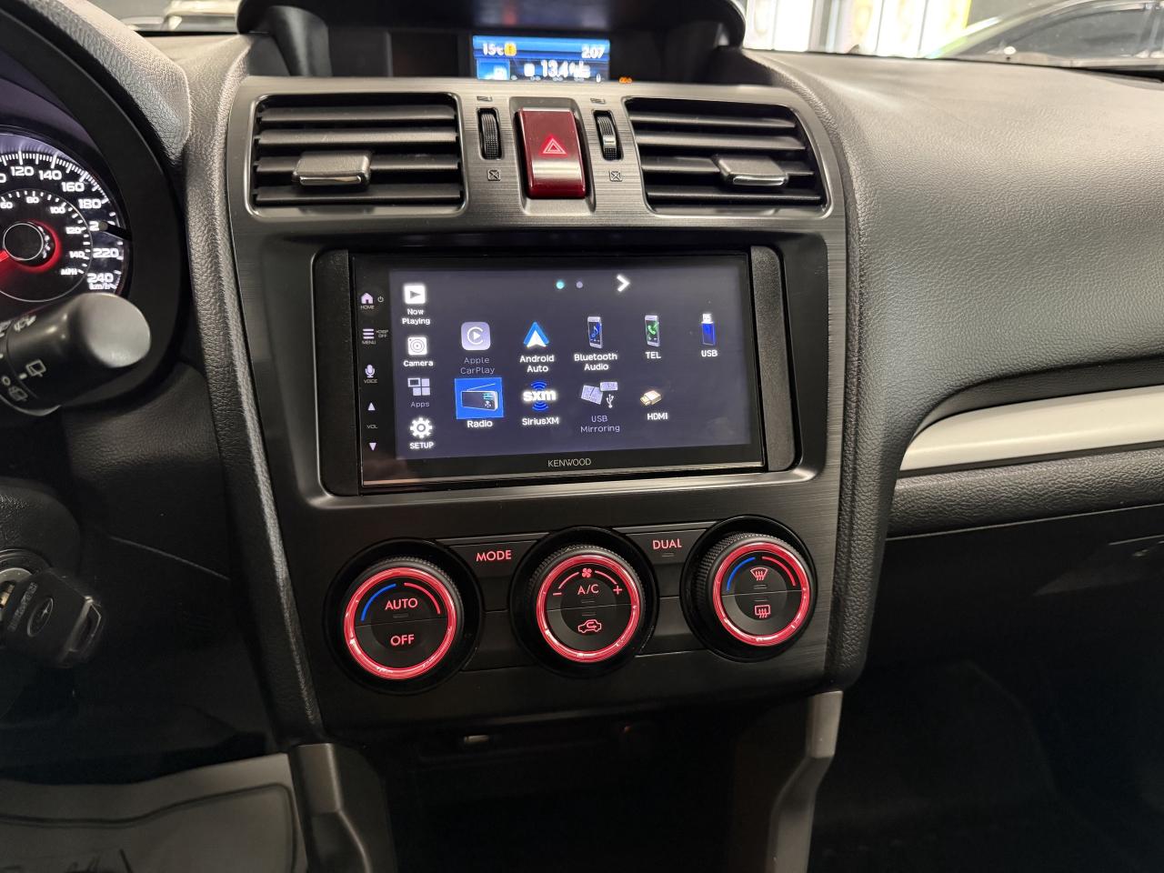 2015 Subaru Forester 5dr Wgn CVT 2.5i Limited Pkg VERY CLEAN Photo