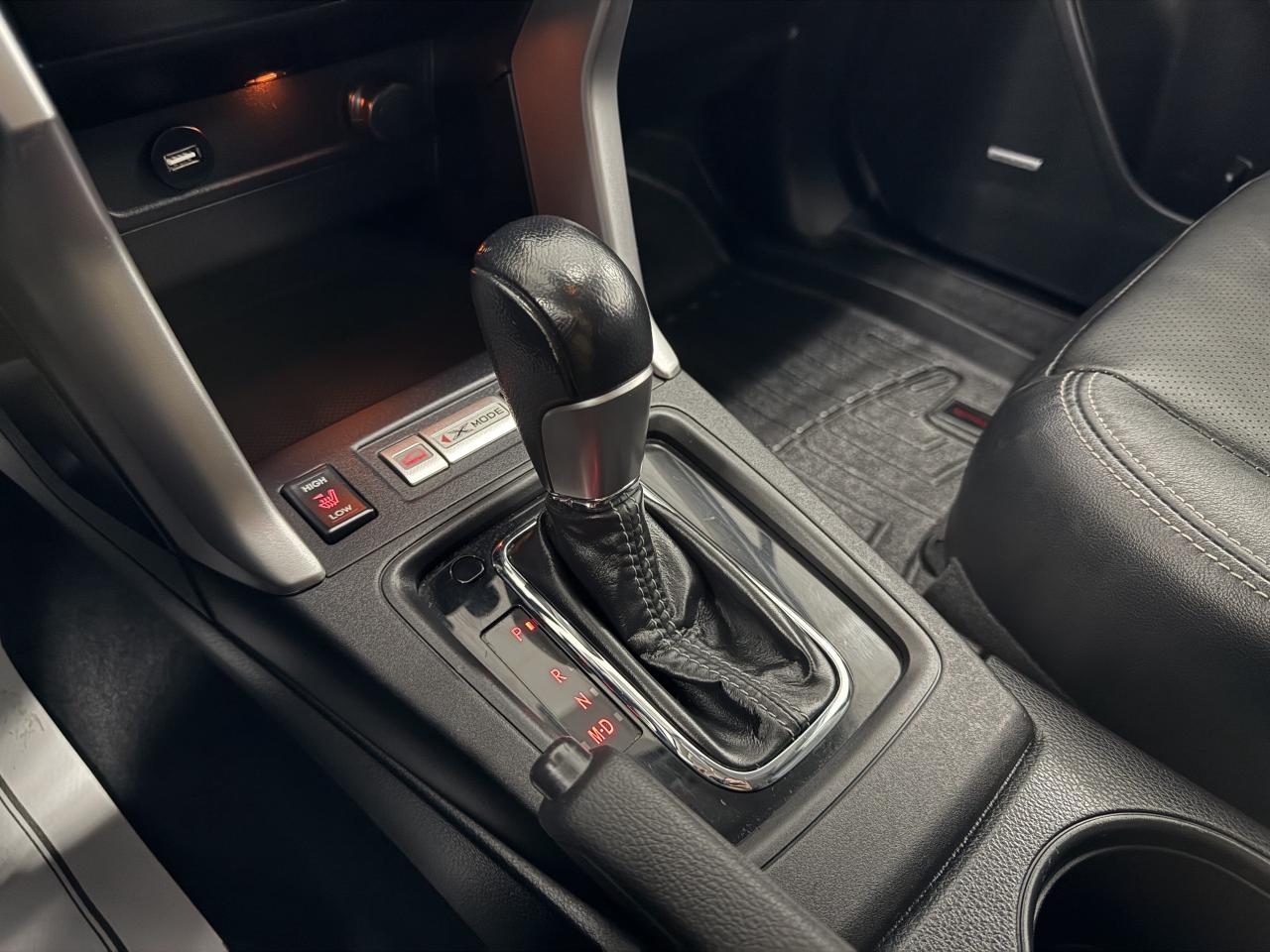 2015 Subaru Forester 5dr Wgn CVT 2.5i Limited Pkg VERY CLEAN Photo